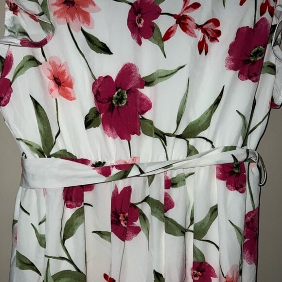 BloomChic Floral V-Neck Dress - Picture 8 of 11